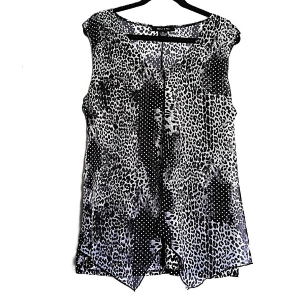 Adele & May Top Cheetah & Polka Dot Top V Neck Stretch Gorgeous Hem EUC XL